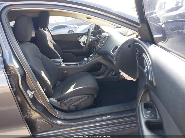 Продаж на аукціоні авто 2015 Chrysler 200 Lx, vin: 1C3CCCFB5FN624357, номер лоту: 43782189