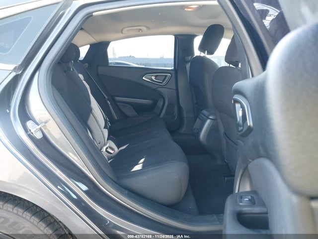 Продаж на аукціоні авто 2015 Chrysler 200 Lx, vin: 1C3CCCFB5FN624357, номер лоту: 43782189