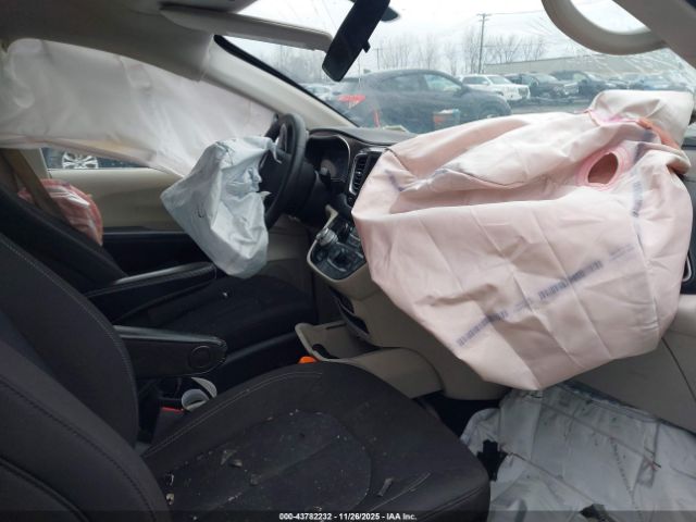 2021 CHRYSLER VOYAGER 2C4RC1AG0MR507301 Photo 4