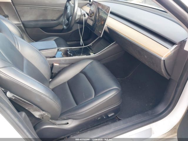 2019 TESLA MODEL 3 5YJ3E1EB3KF359586 Photo 4