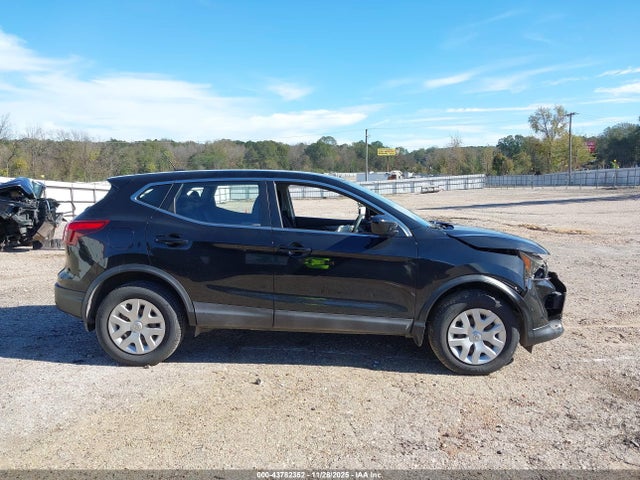 JN1BJ1CP0JW105336 Nissan Rogue Sport S