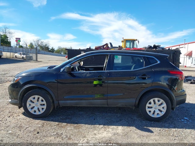 JN1BJ1CP0JW105336 Nissan Rogue Sport S