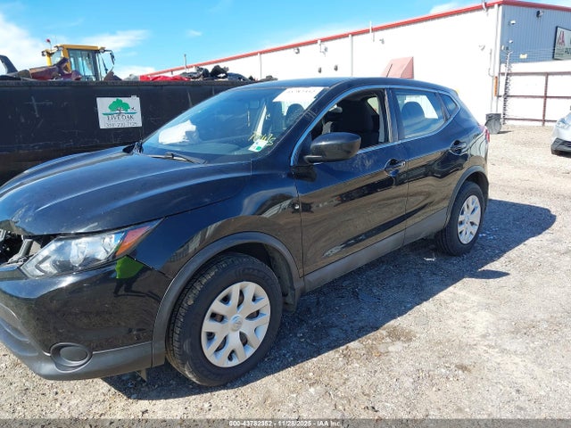 JN1BJ1CP0JW105336 Nissan Rogue Sport S