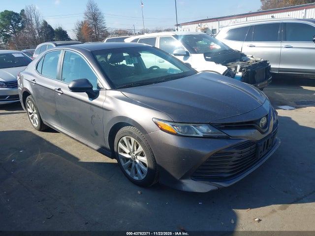 Auction sale of the 2019 Toyota Camry Le, vin: 4T1B11HKXKU257188, lot number: 43782371