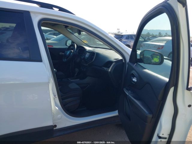 2016 JEEP CHEROKEE 1C4PJLAB0GW189527 Photo 4