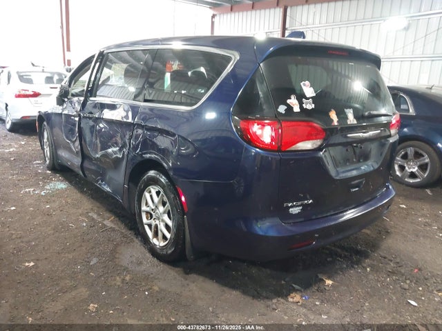 2017 Chrysler Pacifica Touring მანქანა იყიდება აუქციონზე, vin: 2C4RC1DG9HR722483, აუქციონის ნომერი: 43782673