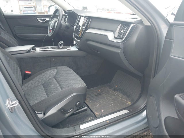 2023 VOLVO XC60 YV4L12RVXP1383693 Photo 4