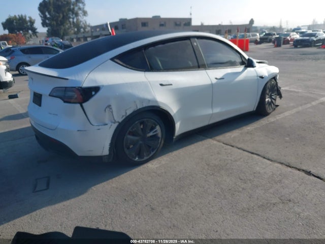 2023 TESLA MODEL Y 7SAYGDEE7PF625553 Photo 3