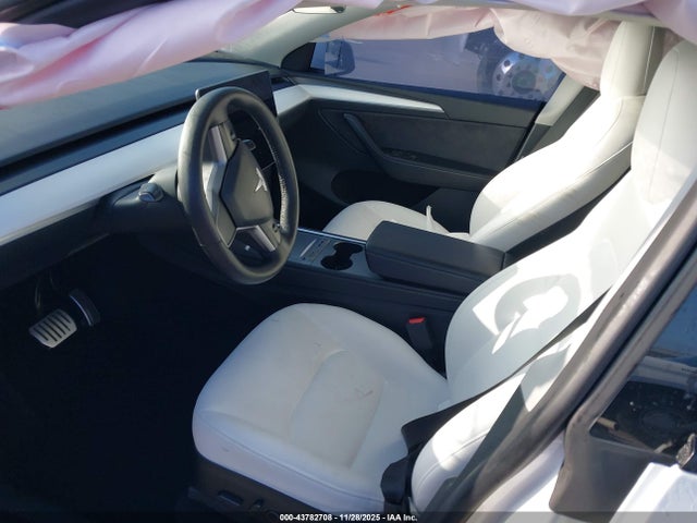 2023 TESLA MODEL Y 7SAYGDEE7PF625553 Photo 4