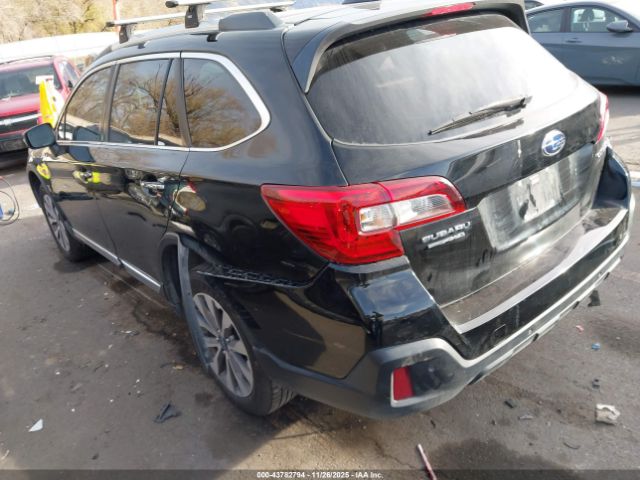 2018 SUBARU OUTBACK 4S4BSATC3J3237172 Photo 2