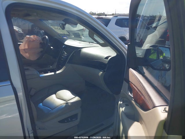 2016 CADILLAC ESCALADE 1GYS4BKJ0GR178635 Photo 4