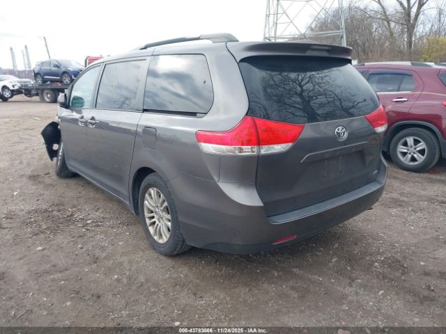 2014 TOYOTA SIENNA 5TDYK3DC4ES444473 Photo 2