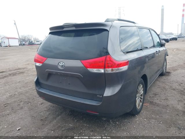 2014 TOYOTA SIENNA 5TDYK3DC4ES444473 Photo 3