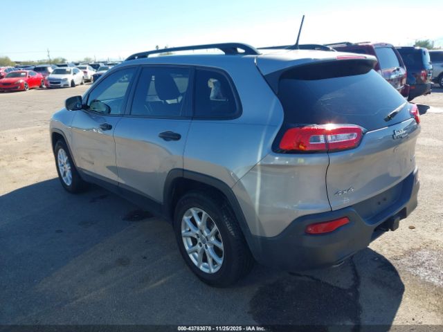 2016 JEEP CHEROKEE 1C4PJMAB0GW156095 Photo 2