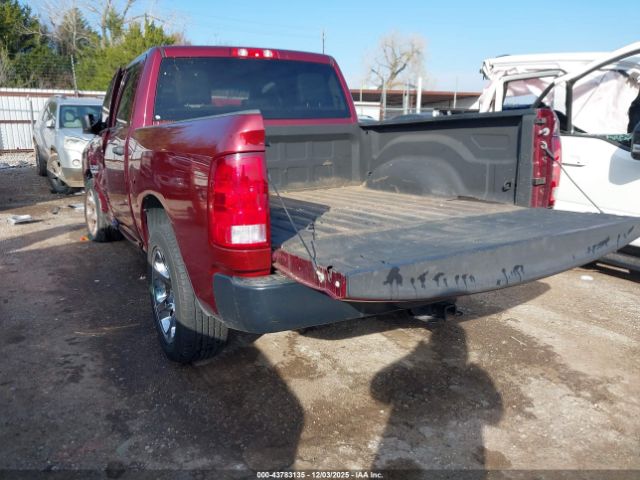 2018 RAM 1500 1C6RR6KG2JS296629 Photo 2
