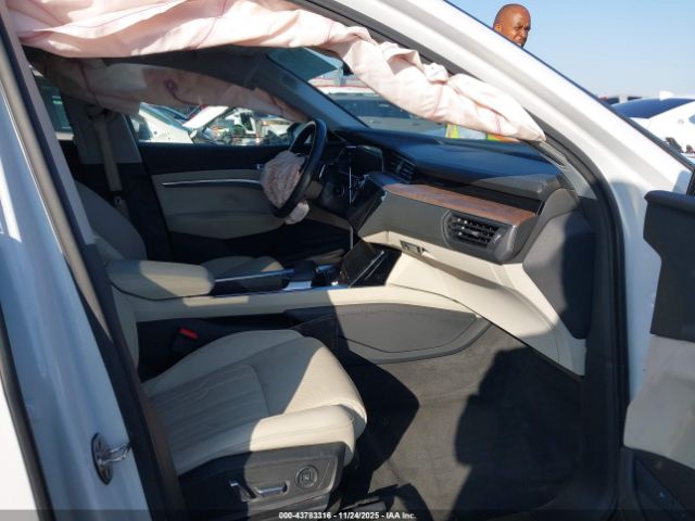 2019 AUDI E-TRON WA1VABGE3KB018994 Photo 4
