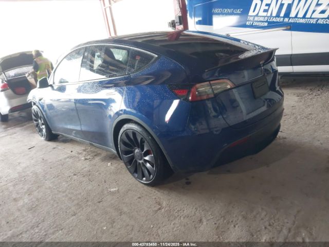 2023 TESLA MODEL Y 7SAYGDEF9PF709592 Photo 2