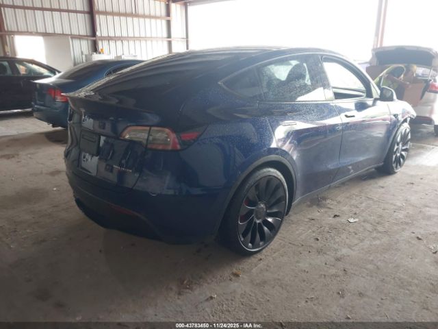 2023 TESLA MODEL Y 7SAYGDEF9PF709592 Photo 3