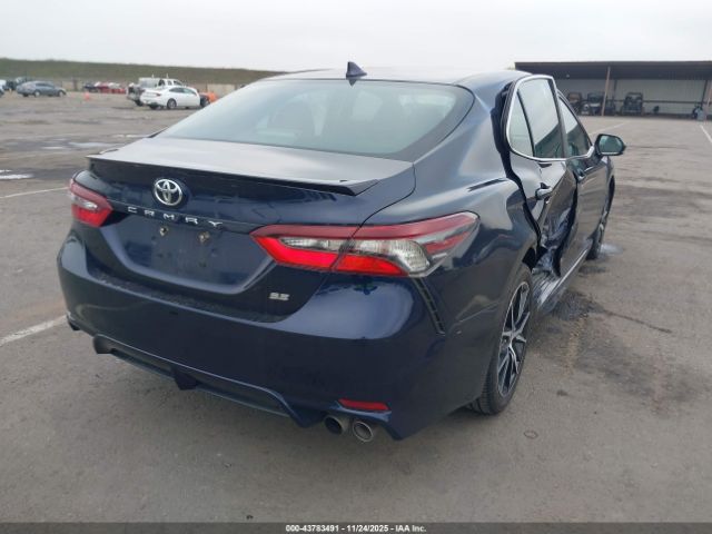 2021 TOYOTA CAMRY 4T1G11AK8MU413554 Photo 3