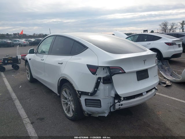 2022 TESLA MODEL Y 7SAYGDEE6NA013287 Photo 2