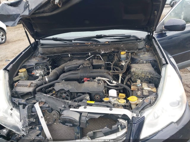 Subaru Outback 2.5i Limited 2014 4S4BRBLC2E3228213 Image 10