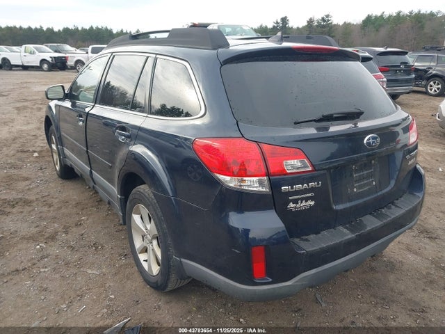 Subaru Outback 2.5i Limited 2014 4S4BRBLC2E3228213 Image 3