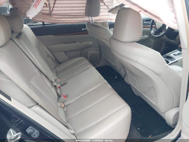 Subaru Outback 2.5i Limited 2014 4S4BRBLC2E3228213 Image 8