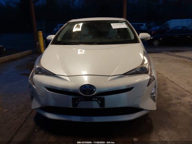 Toyota Prius Three Touring 2016 JTDKARFU2G3010106 Image 13