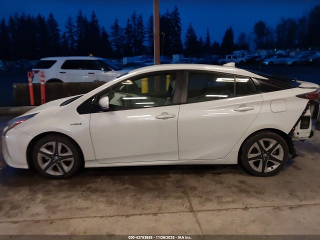 Toyota Prius Three Touring 2016 JTDKARFU2G3010106 Image 15