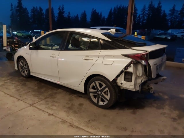 Toyota Prius Three Touring 2016 JTDKARFU2G3010106 Image 3