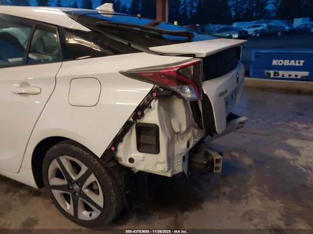 Toyota Prius Three Touring 2016 JTDKARFU2G3010106 Image 6