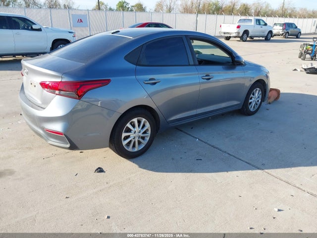 3KPC24A30JE030017 Hyundai Accent Sel