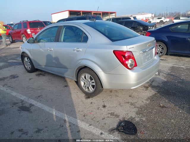 2015 CHEVROLET SONIC 1G1JC5SG8F4202789 Photo 2