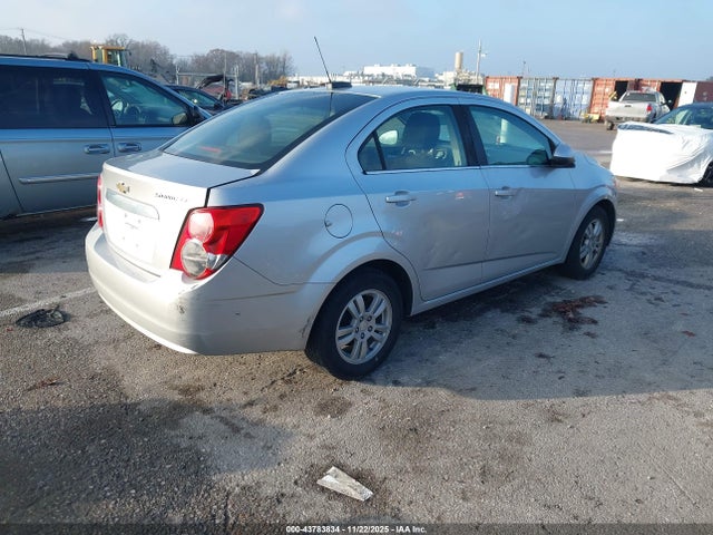 2015 CHEVROLET SONIC 1G1JC5SG8F4202789 Photo 3