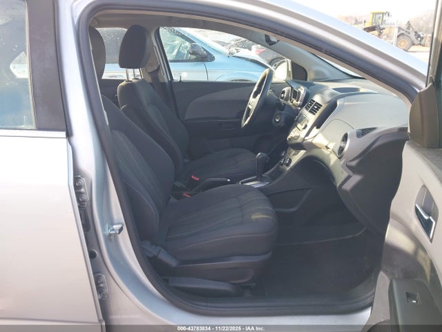 2015 CHEVROLET SONIC 1G1JC5SG8F4202789 Photo 4