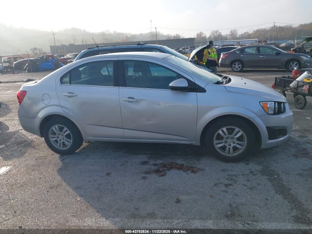 2015 CHEVROLET SONIC 1G1JC5SG8F4202789 Photo 5