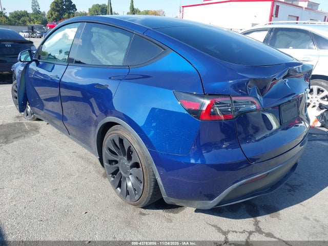2022 TESLA MODEL Y 7SAYGDEF7NF401057 Photo 2