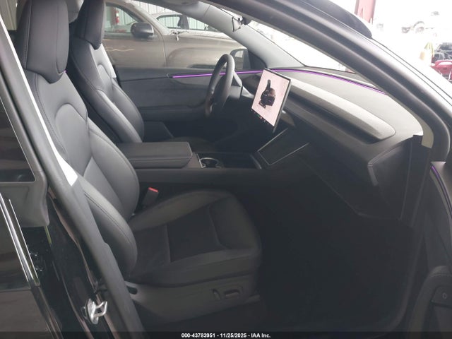 2026 TESLA MODEL Y 7SAYGDEEXTF373128 Photo 4
