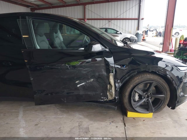 2026 TESLA MODEL Y 7SAYGDEEXTF373128 Photo 5