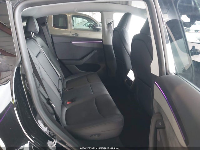 2026 TESLA MODEL Y 7SAYGDEEXTF373128 Photo 7