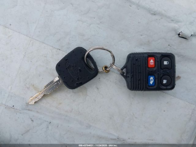 2003 FORD FOCUS 1FAFP38363W120902 Photo 10