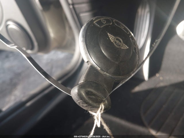 2008 MINI COOPER S WMWMF73568TV36443 Photo 10