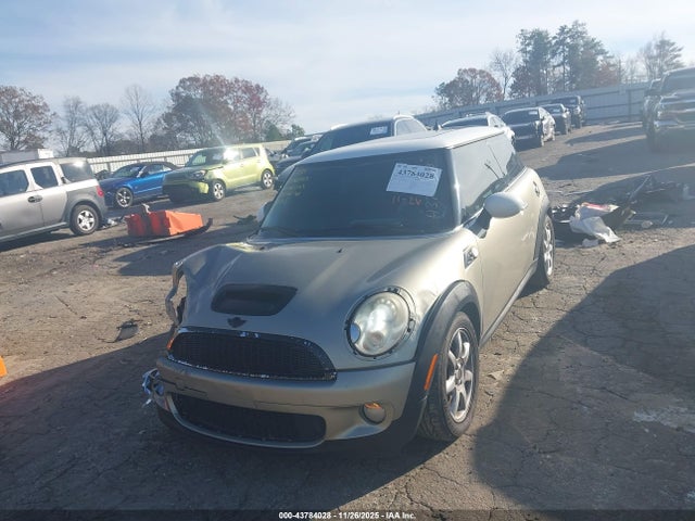 2008 MINI COOPER S WMWMF73568TV36443 Photo 1
