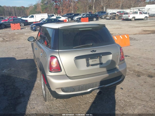 2008 MINI COOPER S WMWMF73568TV36443 Photo 2
