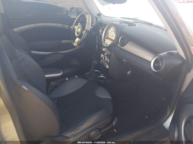 2008 MINI COOPER S WMWMF73568TV36443 Photo 4