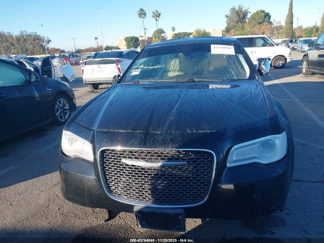 Chrysler 300C 2015 2C3CCAEG9FH755494 Image 11
