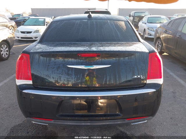 Chrysler 300C 2015 2C3CCAEG9FH755494 Image 15