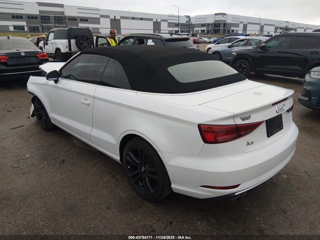 2018 AUDI A3 WAU6ULFF7J1073130 Photo 2