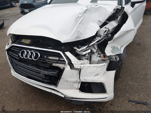 2018 AUDI A3 WAU6ULFF7J1073130 Photo 5