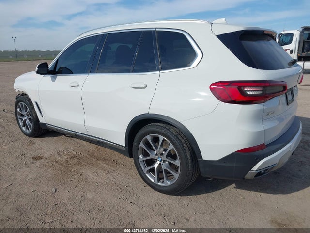 2019 BMW X5 5UXCR6C58KLL06618 Photo 2